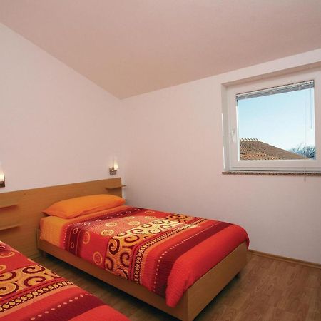 2 Bedroom Awesome Apartment In プロミン エクステリア 写真