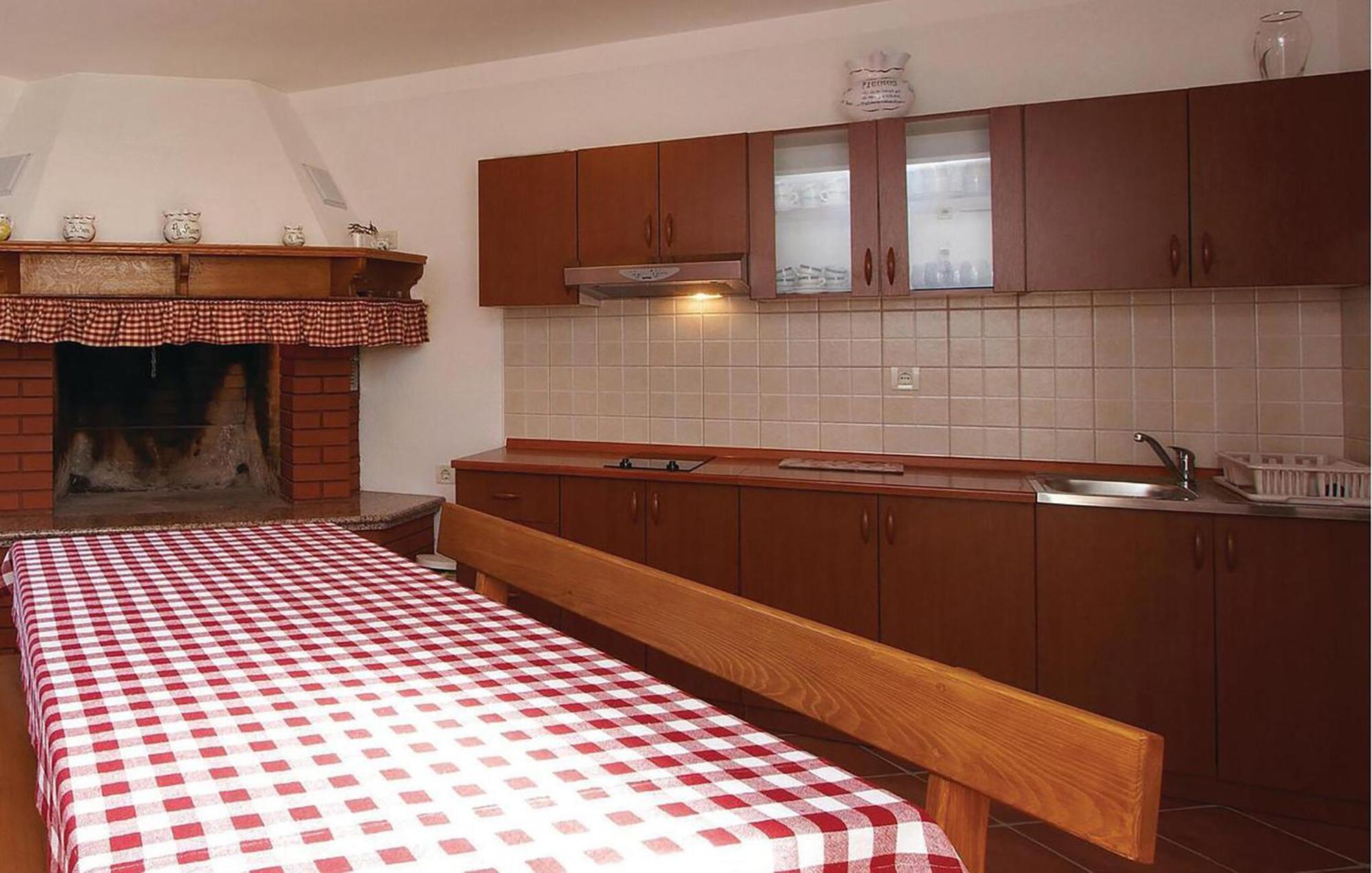 2 Bedroom Awesome Apartment In プロミン エクステリア 写真