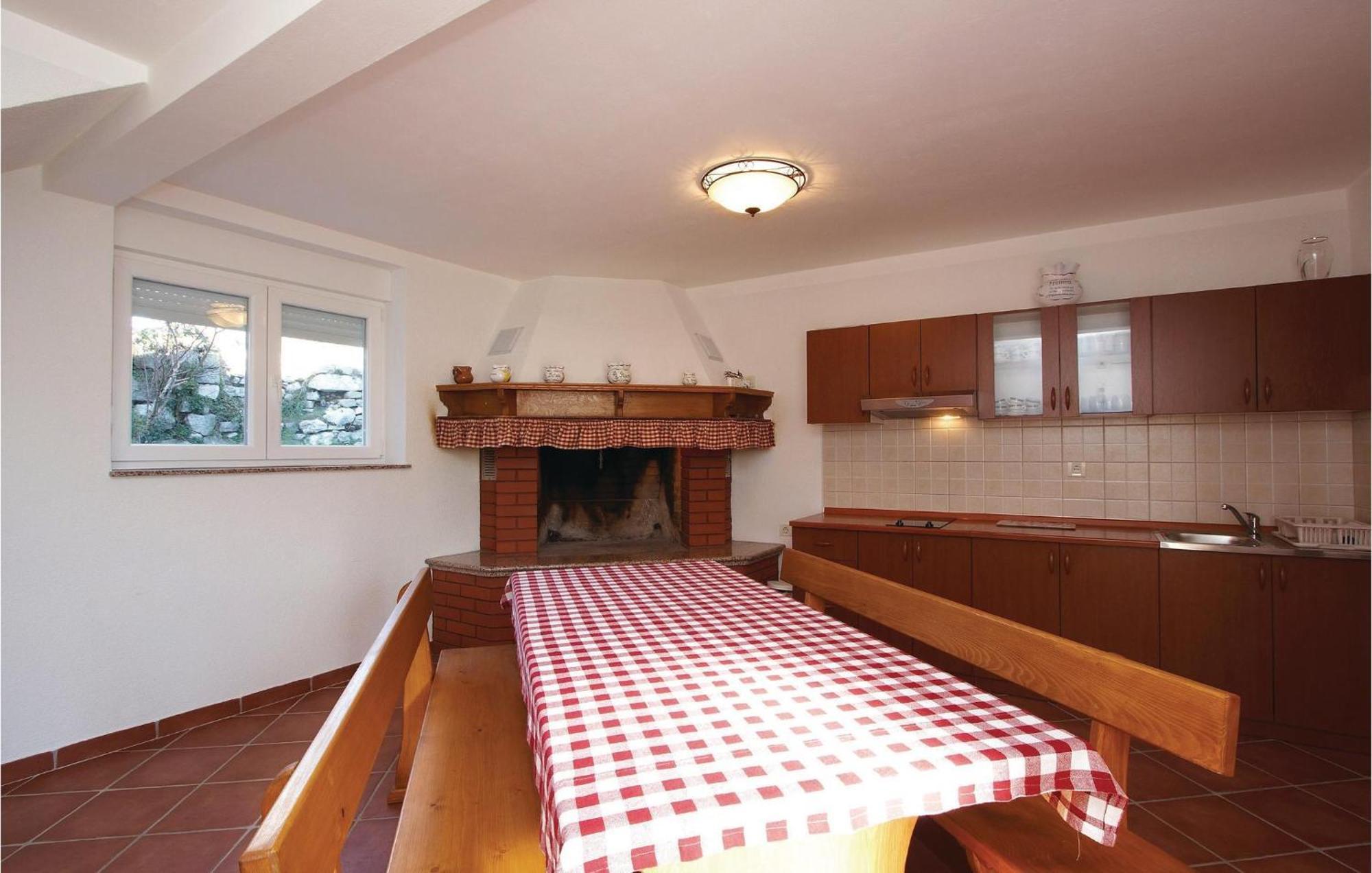 2 Bedroom Awesome Apartment In プロミン エクステリア 写真
